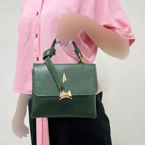 کیف دستی و دوشی زنانه دوزیپ جنس بیاله کد 1383 ابعاد 20x17x11 سانتیمتر - بلو قسط | خرید اقساطی و آنلاین